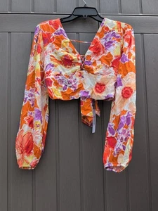 Top donna Sage The Label nuovo con etichette piccolo cravatta davanti aperto dietro crop top - Foto 1 di 8