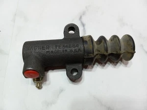 Cilindro esclavo de embrague FE3484 compatible con International Harvester FE-3484 1965-684 - Imagen 1 de 5
