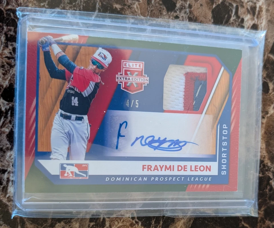 FRAYMI DE LEON 2020 ELITE EXTRA 3 COLOR PATCH 4/5  RED SOX - Image 1 of 1