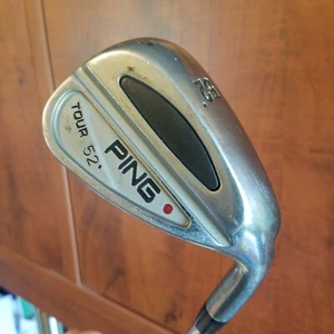 Ping Red Dot Tour 52° Gap Wedge, eje de acero RH para hombre JZ rígido flexible - Imagen 1 de 5