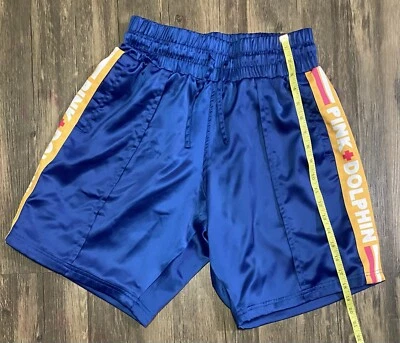 РОЗОВЫЙ ДЕЛЬФИН ВЗЯТЬ ПОЛЕТА АТЛАСНЫЕ ШОРТЫ РАЗМЕР МАЛЕНЬКИЙ - Изображение 1 из 4