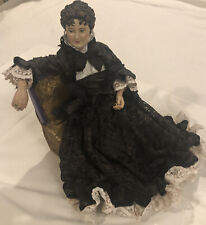 Clothtique Possible Dreams 2000 Retired Victorian Woman Chair Brown Lace Dress