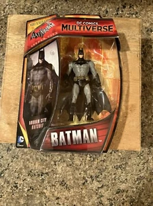 DC COMICS MULTIVERSE Arkham City Batitraje Batman 3.75" 4" Figura Bruce Wayne NUEVO - Imagen 1 de 4
