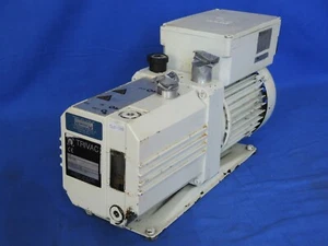 Leybold D5E T1-3111111Z Rotary Vane Pump, 1-phase, 5 m3/hr Single Phase Motor - Picture 1 of 8