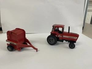 Vintage Ertl IH International Tractor 5088 Axle 1:64 with Trailer!!!!!!! - Picture 1 of 13