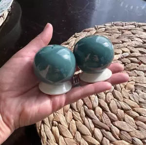 Flintridge Sylvan Teal Green & White Set SALT and PEPPER SHAKER, VINTAGE,RARE - Picture 1 of 8