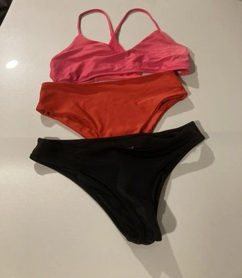 Parte inferior de bikini de corte alto talla pequeña para adolescentes (2) y parte superior (1) usada Foto 1 de 4