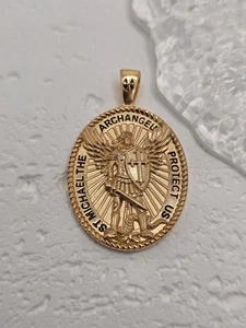 Saint Michael Archangel Pendant 925 Sterling Silver 18K Gold Plated Protect Us - Foto 1 di 3