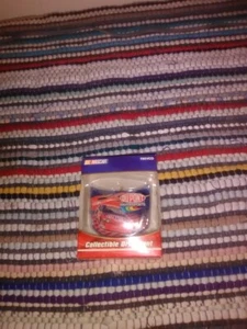 Neu im Karton Trevco Jeff Gordon Dupont Motorsport Nascar Motorhaubenverzierung - Bild 1 von 2