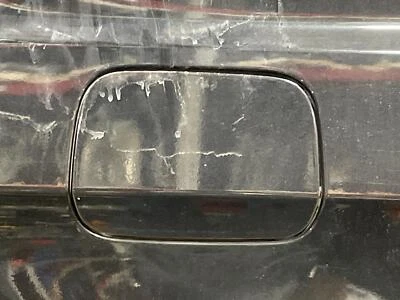 BMW 328Xi 2007 cupé OEM tanque de combustible trasero puerta solapa negra IC0668 2008-2013 Foto 1 de 4