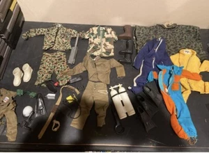 ENORME LOTE de ropa, accesorios y MÁS de figuras de acción GI JOE de colección difícil de encontrar - Imagen 1 de 16
