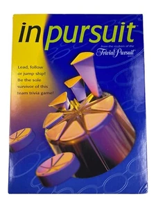 Juego de mesa Hasbro In Pursuit Trivia hecho en 2001 4-8 jugadores - Imagen 1 de 12