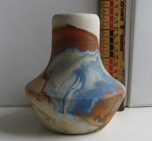 Vintage Nemadji Pottery USA Swirl Vase Moose Lake Minnesota 3.5 inches - Picture 1 of 8