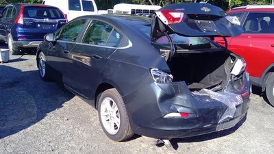 Used Front Right Lower Lower Control Arm Front fits: 2017 Chevrolet Cruze VIN B Foto 1 de 4