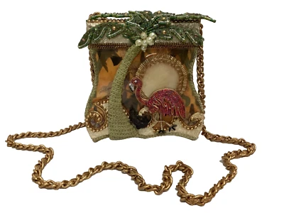 Cartera Mary Frances con cuentas de flamenco y palmera Foto 1 de 4