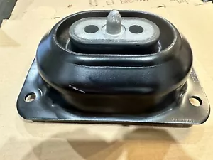 Volvo 20503550 1622836 16860170 MV27025 Motor Mount Rubber Cushion NEW - Picture 1 of 6