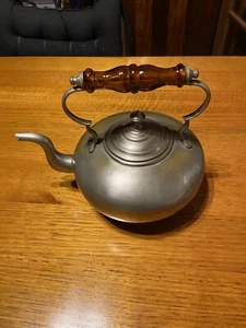 Victorian Footed Kettle - Picture 1 of 4