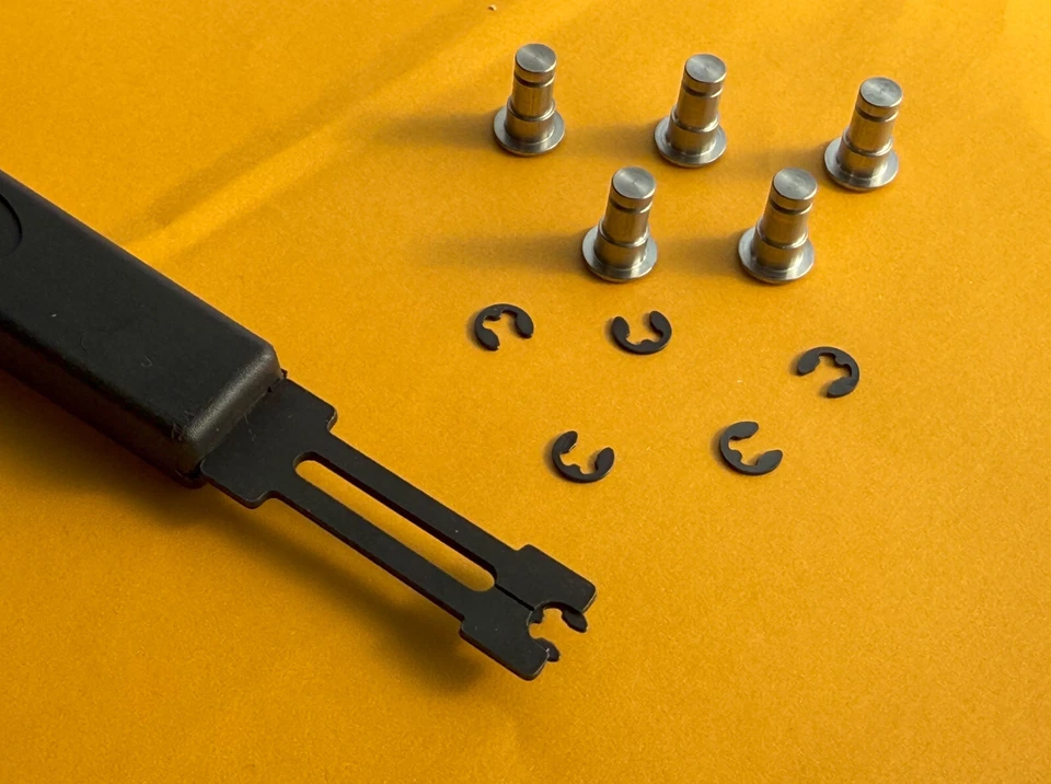  PIN (set of 5) & TOOL for BMW side case ( 71-60-7-653-002 / 71607653002 ) - Image 1 of 4