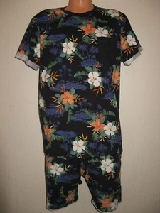 T-SHIRT E PANTALONCINI INDOSSATI ONCE BOYS H&M stampa floreale set età 14-16 - Foto 1 di 6