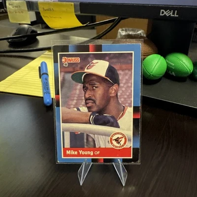 1988 DONRUSS #396 MIKE YOUNG Baltimore Orioles Free Ship - Image 1 of 4