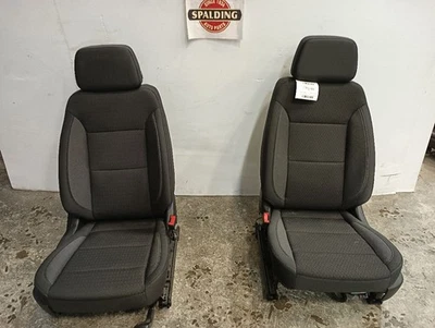 *BAGS REMOVED* Black Cloth Front Seats from 2024 Silverado 1500 11540326 Foto 1 de 4