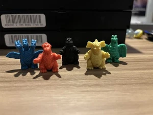 Godzilla Minifigures POPY Giappone Set 5 Pezzi Vintage Gomma Keshi - Foto 1 di 1