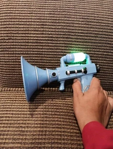 Despicable Me Minions Fart Gun Blaster w/ Sounds & Light - Thinkway Toys Works! - Picture 1 of 4
