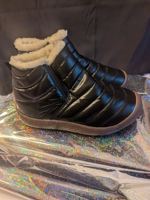 Botas de nieve forradas de piel al aire libre impermeables acolchadas negras talla 3 para niñas nuevas Foto 1 de 4