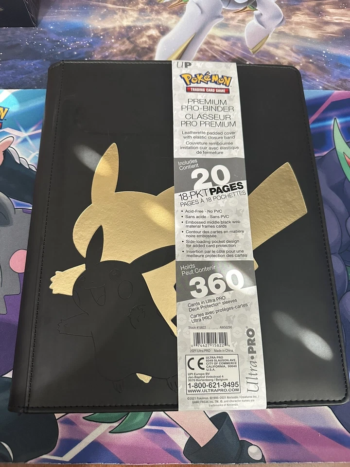 Carpeta Pokémon Ultra-Pro Premium Pikachu Cuero sintético negro/dorado totalmente nueva Foto 1 de 1