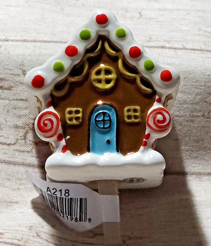 Nora Fleming Mini - Gingerbread House A218