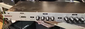 Nady System Stereo Signal Distributor SD-2418 - Picture 1 of 9