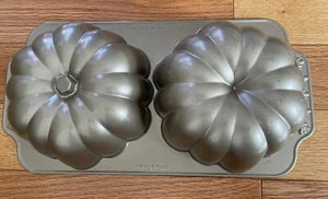 Nordic Ware The Great Pumpkin Pan 3D Bundt Cake Mold  10 Cup - Picture 1 of 4