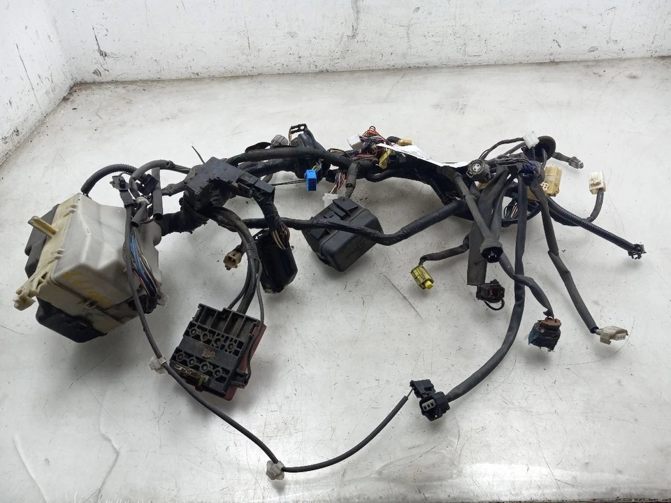 04 05 06 Arnés principal para sala de motores Scion XA 82111-5C870 Foto 1 de 4