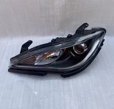 Faro halógeno lateral izquierdo 17-20 Chrysler Pacifica y 20 Voyager OEM 68342193AE Foto 1 de 4