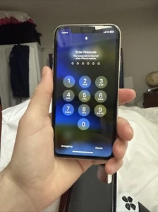 iPhone 11 128GB With Tiktok Installed + VPN Shipping To America fast! - Zdjęcie 1 z 5