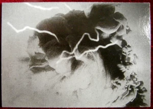 THE OUTER LIMITS - Card #18 - The Man With The Power - DuoCards 1997 - Picture 1 of 2