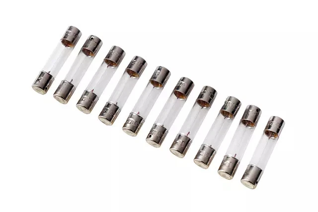 Bombilla espejo tocador GM 13502343 genuina Foto 1 de 3