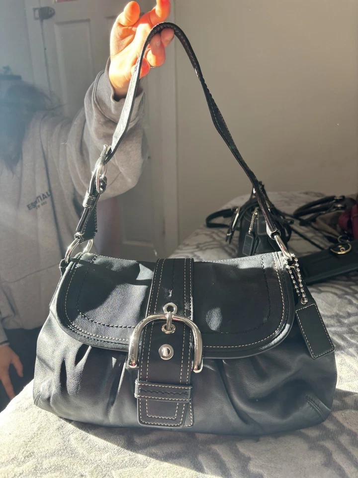 Bolso de Hombro Coach GRANDE Soho 9248 Y2K Vintage Cuero Negro Hobo Hebilla Solapa Foto 1 de 4