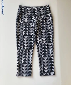 Leggings Nike Donna Small Dri Fit Triangolo Geo Stampa Cropped Grigio Nero Tasca - Foto 1 di 3