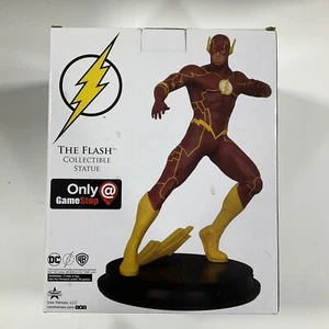 Estatua coleccionable exclusiva de DC Icon Heroes The Flash GameStop 973 de 4500 nueva en caja - Imagen 1 de 6