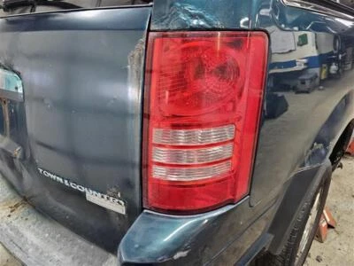 Conjunto de luz trasera derecha usado se adapta a: Chrysler Town & Country 2009 grado derecho A Foto 1 de 4
