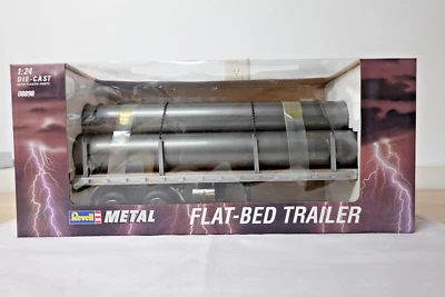 REVELL METAL 08898 FLAT-BED TRAILER WITH PIPE LOAD  1:24 SCALE N.I.B. - Image 1 of 4