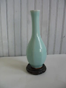 Chinesischer alter Longquan-Ofen? Celadon Glasur Porzellan 9 3/4" Vase mit Ständer - Bild 1 von 8