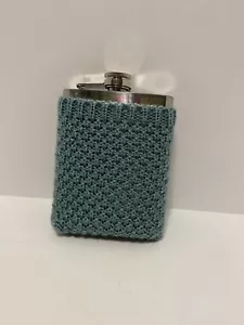 Frasco de acero inoxidable guiño tono plata con cubierta de ganchillo tejido turquesa 7oz - Imagen 1 de 10