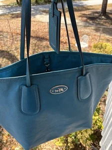 Authentische Coach Damen City Beuteltasche Tasche türkis wunderschön Beuteltasche und Tragetasche. - Bild 1 von 9