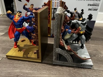 DC Direct Superman Vs Bizarro/Batman Vs Manbat Edição Limitada Bookends #370/750 - Imagem 1 de 4