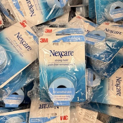 Cinta de eliminación sin dolor 3M Nexcare Strong Hold para piel sensible - ¡LOTE DE 100! Foto 1 de 3