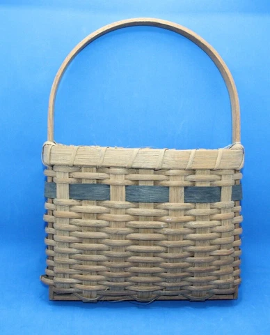 Vintage 1992 Decorative Handmade Basket Signed Woven Ratan Wicker WoodCountry Cover