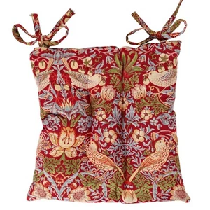 Cojín de asiento acolchado tapiz rojo William Morris Strawberry Thief. Con lazos de silla - Imagen 1 de 3