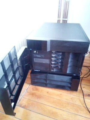 IBM Netfinity 5500 M20 8662-4RY PIII XEON 500MHz SERVER SALE - Image 1 of 4